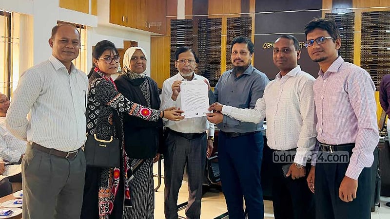 সিলেটের কোয়ারি থেকে পাথর তোলা বন্ধসহ বেলার ৩ দাবি