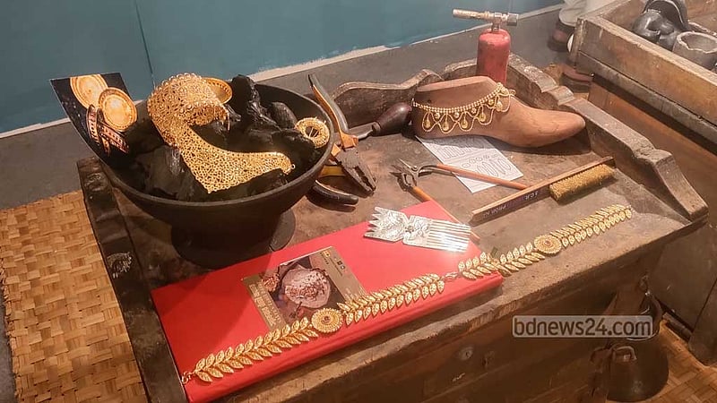 ঢাকার দ্বীপ গ্যালারিতে ‘স্যাকরার তাঁতী বাজার’