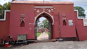 খানজাহান আলী মাজারে শিশুর লাশ
