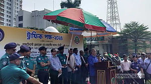 ট্রাফিক ব্যবস্থাপনায় সড়কে কাজ করবেন ৩০০ শিক্ষার্থী, পাবেন সম্মানী