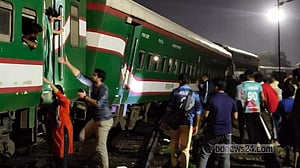 খিলগাঁওয়ে মাঝরাতে পঞ্চগড় এক্সপ্রেস লাইনচ্যুত