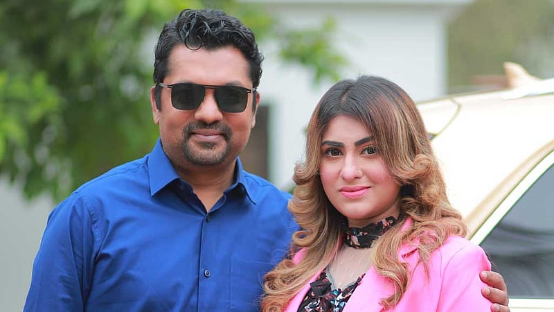 তিন দম্পতির গল্প শোনাবে ‘ত্রিভুজ’