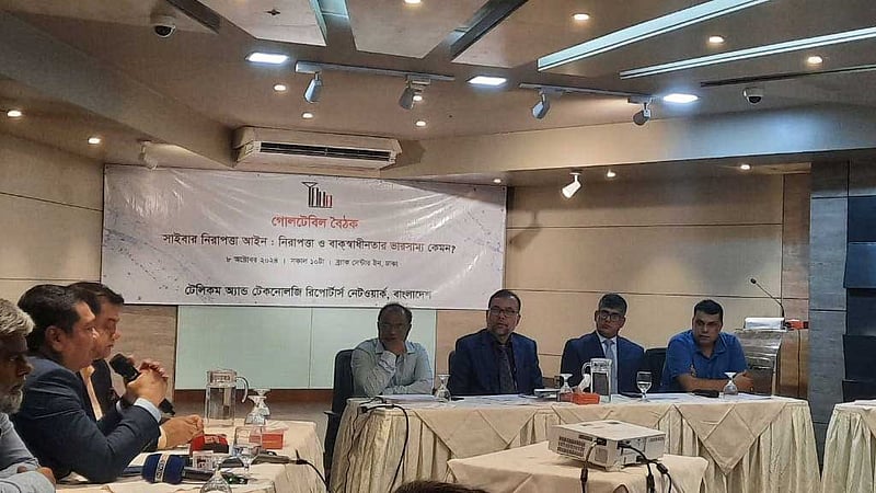 সাইবার নিরাপত্তা আইন: লাঠি না ভেঙে সাপ মারতে চান তথ্য-প্রযুক্তি সচিব