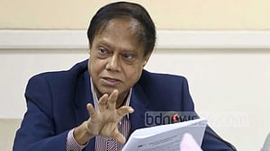 দুর্দশায় পড়া আর্থিক প্রতিষ্ঠান পুনর্গঠনে পরিকল্পনা চান গভর্নর