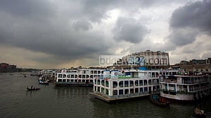 ভোলা-বরিশাল-লক্ষ্মীপুরের পথে নৌ চলাচল বন্ধ