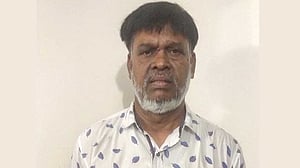 আন্দোলনে হামলা: ঢাকায় আওয়ামী লীগ নেতা গ্রেপ্তার