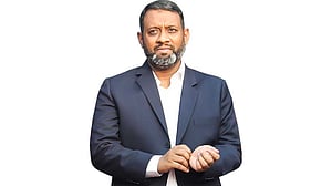 ইসলামী ব্যাংকের ‘অর্থ আত্মসাৎ’: নাবিল গ্রুপের আমিনুলের বিরুদ্ধে মামলা করছে দুদক