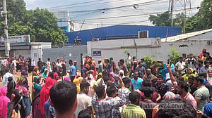 আশুলিয়ায় বন্ধ কারখানাগুলো খুলছে শনিবার