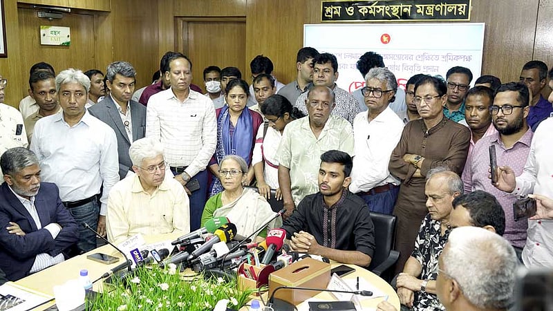 ন্যায্য দাবি মেনে নিয়েছি, কাজে ফিরুন: শ্রমিকদের উপদেষ্টা