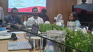 শ্রমিকদের ‘ন্যায্য’ দাবি পূরণ সম্ভব, অন্যায্যগুলো ‘অসম্ভব’: উপদেষ্টা