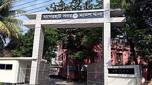 বাগেরহাটে ট্রাকের সঙ্গে মোটরসাইলের সংঘর্ষে নিহত ৩