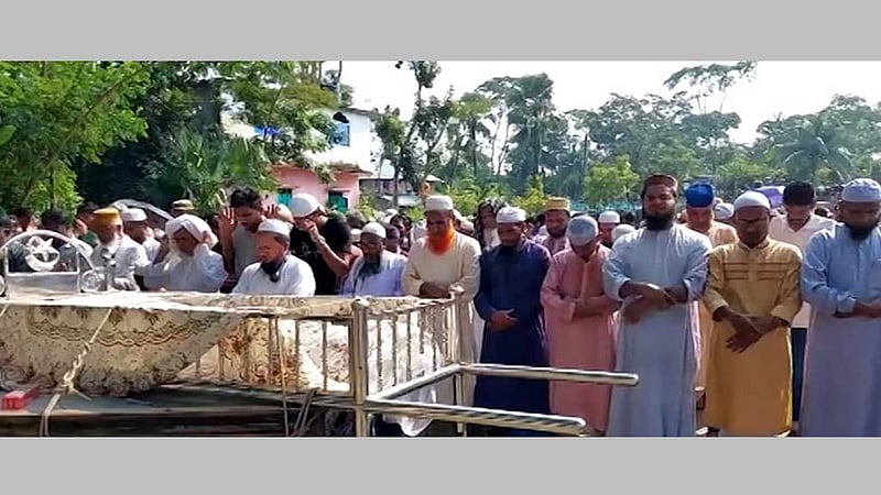 তোফাজ্জলের জানাজায় উঠল বিচারের দাবি