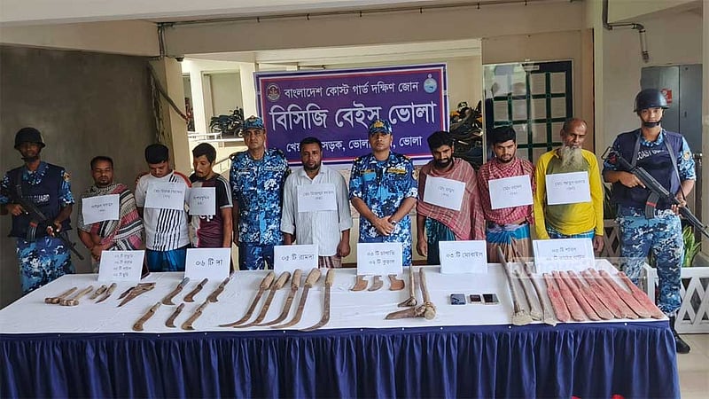 ভোলায় ‘মিজান বাহিনীর’ প্রধানসহ আটক ৭