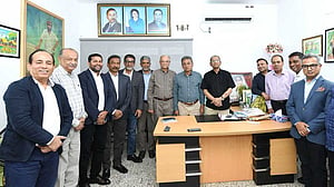 পোশাক শিল্পের বর্তমান অবস্থা বিএনপি মহাসচিবকে জানাল বিজিএমইএ