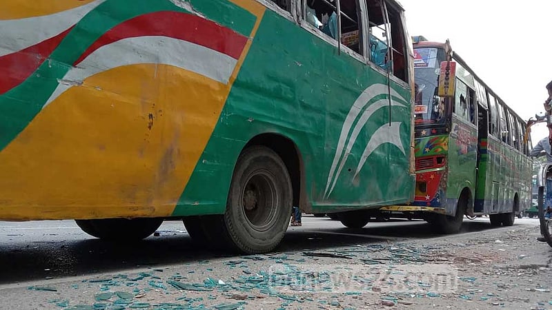 বাসে শিক্ষার্থীদের অর্ধেক ভাড়ার তালিকা চায় যাত্রী কল্যাণ সমিতি
