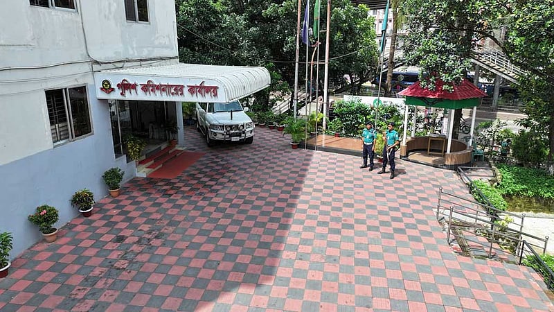 সিএমপিতে ৩৮৪ বৈধ অস্ত্র জমা