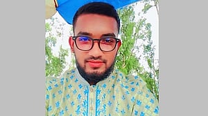 কক্সবাজার সৈকতে ২ নারীকে হয়রানির ঘটনায় ক্ষোভ, যুবক আটক