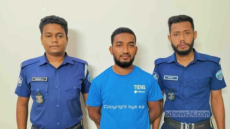 কক্সবাজার সৈকতে নারীদের হেনস্তা: গ্রেপ্তার ফারুকুল রিমান্ডে