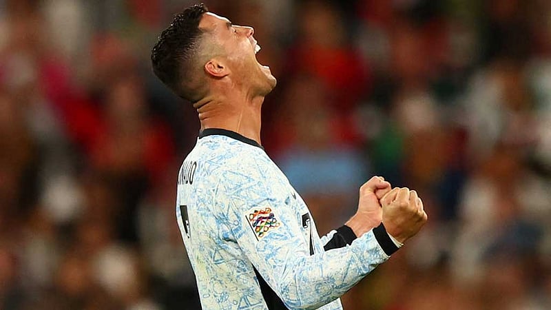 ৯০০ ছুঁয়ে অনন্য রোনালদো