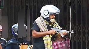 আন্দোলনে ‘রাইফেল দিয়ে গুলি’: চট্টগ্রামের সুলায়মান নোয়াখালীতে গ্রেপ্তার