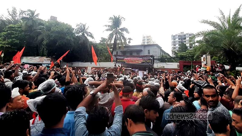 ‘তাহলে আমরা কোথায় নিরাপদ’: চট্টগ্রামে সনাতন সমাবেশে প্রশ্ন