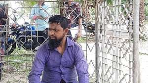 দিনাজপুরে ভারতে থেকে ‘অনুপ্রবেশের’ অভিযোগে যুবক আটক