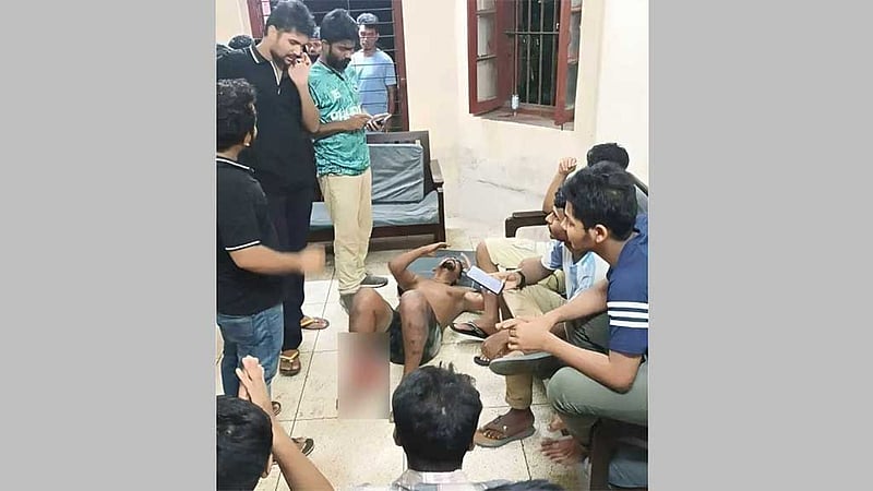 বিশ্ববিদ্যালয়ে এ কেমন 'নির্মমতা': শিউরে উঠছে মানুষ