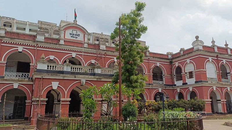 এএসপির বিরুদ্ধে চাঁদাবাজির মামলা স্বেচ্ছাসেবক দল নেতার
