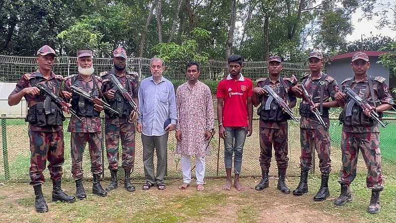 রাউজানের সাবেক এমপি ফজলে করিম আখাউড়া সীমান্তে আটক
