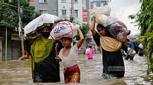 আবহাওয়ার বার্তা দুর্বোধ্য, ঝুঁকিতে মানুষ