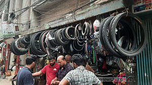 গাজীর কারখানায় আগুন, চড়ছে টায়ারের দর