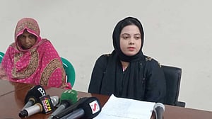 গাজীপুরের সাবেক এসপি-ওসিসহ ৬ জনের বিরুদ্ধে কলেজছাত্রীর মামলা
