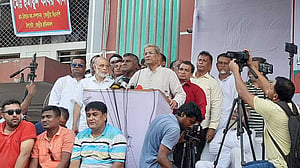 পোশাক শিল্প রক্ষা করুন, নইলে অর্থনীতি ঠিক থাকবে না: ফখরুল