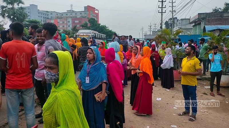 গাজীপুরে শ্রমিক বিক্ষোভের মুখে ১৩ কারখানা বন্ধ