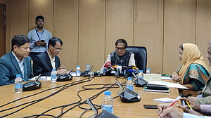 কাজ চলছে, কোনো ব্যাংক দেউলিয়া হবে না: গভর্নর