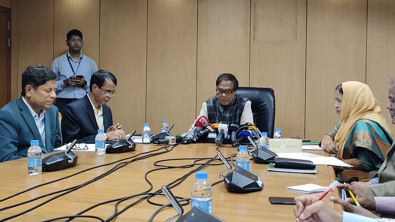 কাজ চলছে, কোনো ব্যাংক দেউলিয়া হবে না: গভর্নর