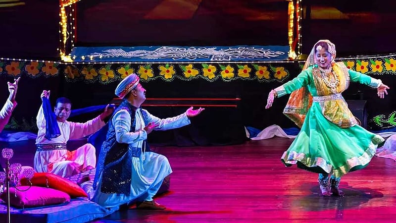 শৌখিন নাট্যকর্মীদের নিয়েই যুক্তরাষ্ট্রে ‘হাছনজানের রাজা’র বাজিমাত