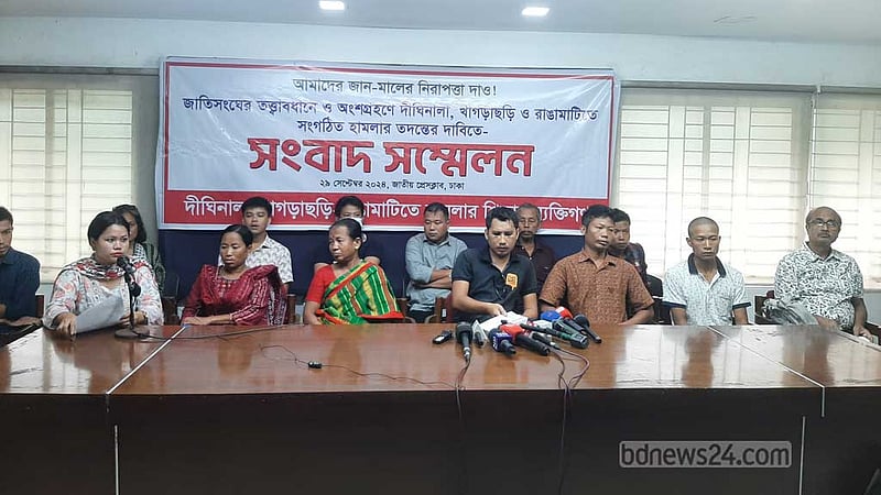 পাহাড়ে সংঘাত: এক ছেলেকে হারিয়ে আরেক ছেলেকে নিয়ে চিন্তায় মা