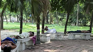 আরেকদিন ভ্যাপসা গরমের পর বৃষ্টির আভাস, থাকতে পারে তিন-চার দিন