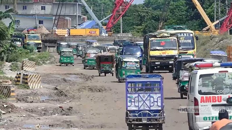 চলে গেছে ভারতীয় ঠিকাদার, আখাউড়ায় আটকে সড়ক-রেল প্রকল্প