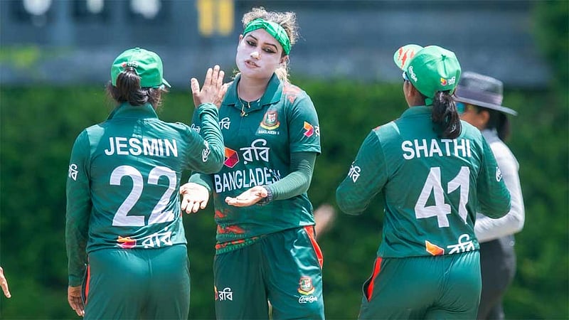 টি-টোয়েন্টিতে সহজ জয়ে শুরু ফাহিমা-শামিমাদের