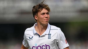 ওভালে টেস্ট অভিষেক হচ্ছে হালের