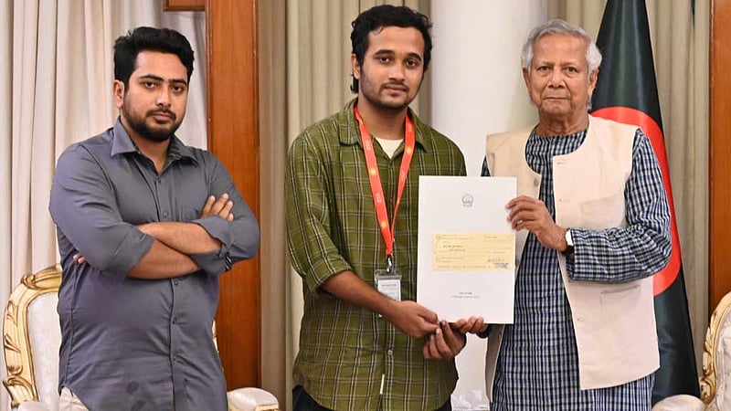 ‘জুলাই শহীদ স্মৃতি ফাউন্ডেশনে’ প্রধান উপদেষ্টার শত কোটি টাকার অনুদান