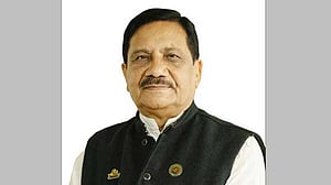 স্ত্রী-পুত্র-কন্যাসহ কাজী জাফর উল্যাহর আয়কর বিবরণী চায় আদালত