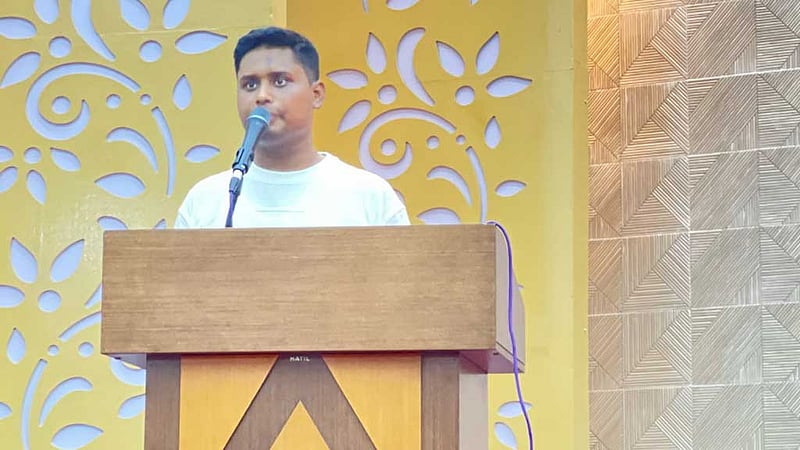 বিশ্ববিদ্যালয় ভর্তি পরীক্ষায় আবেদন ফি কমানোর দাবি হাসনাতের