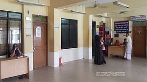 খুলনা মেডিকেলের ৪১ চিকিৎসককে অবাঞ্ছিত ঘোষণা