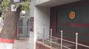 ১০ দেশে বাংলাদেশ দূতাবাসের ৩৮ কর্মকর্তার তথ্য চেয়ে দুদকের চিঠি