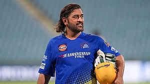 ফিরে এলো পুরোনো নিয়ম, ধোনিকে ধরে রাখার পথ সহজ হলো চেন্নাইয়ের