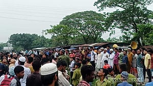 স্টপেজের দাবিতে ফের অবরোধ, ৫ ঘণ্টা ঢাকা-ময়মনসিংহ ট্রেন যোগযোগ বন্ধ