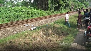 নাটোরে ট্রেনের ধাক্কায় অজ্ঞাত ব্যক্তি নিহত